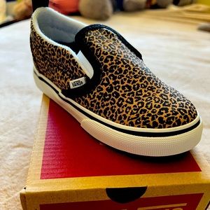 Little Girls/Toddler Vans Cheetah Slip ons. NEW!!! Size 9